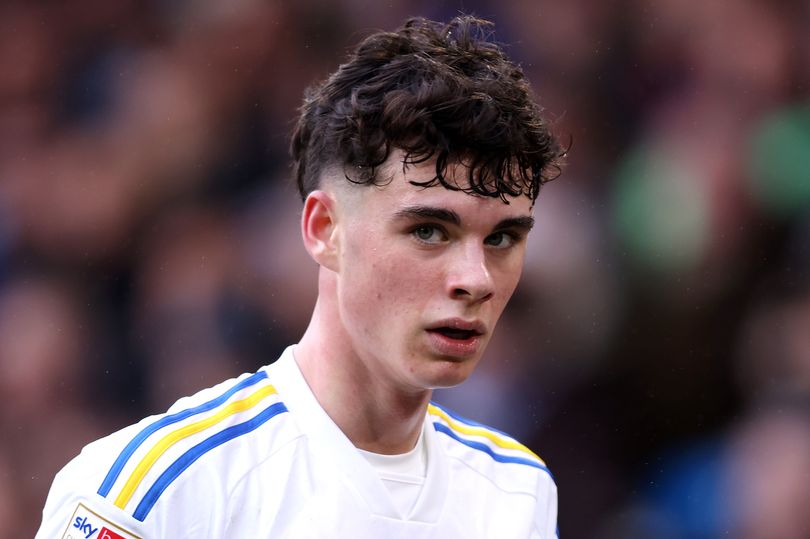 Rising Star Archie Gray Faces Transfer Dilemma Amid Manchester United Interest